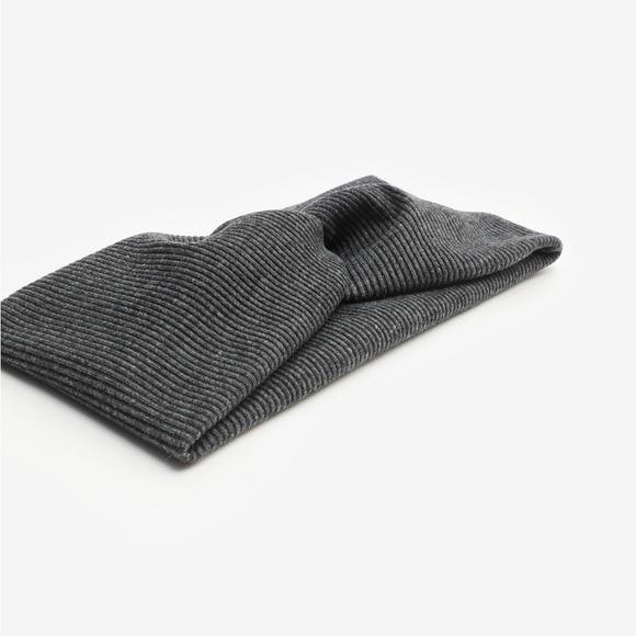 Twisted Ribbed Head-wrap Headband - Picture 2 of 2